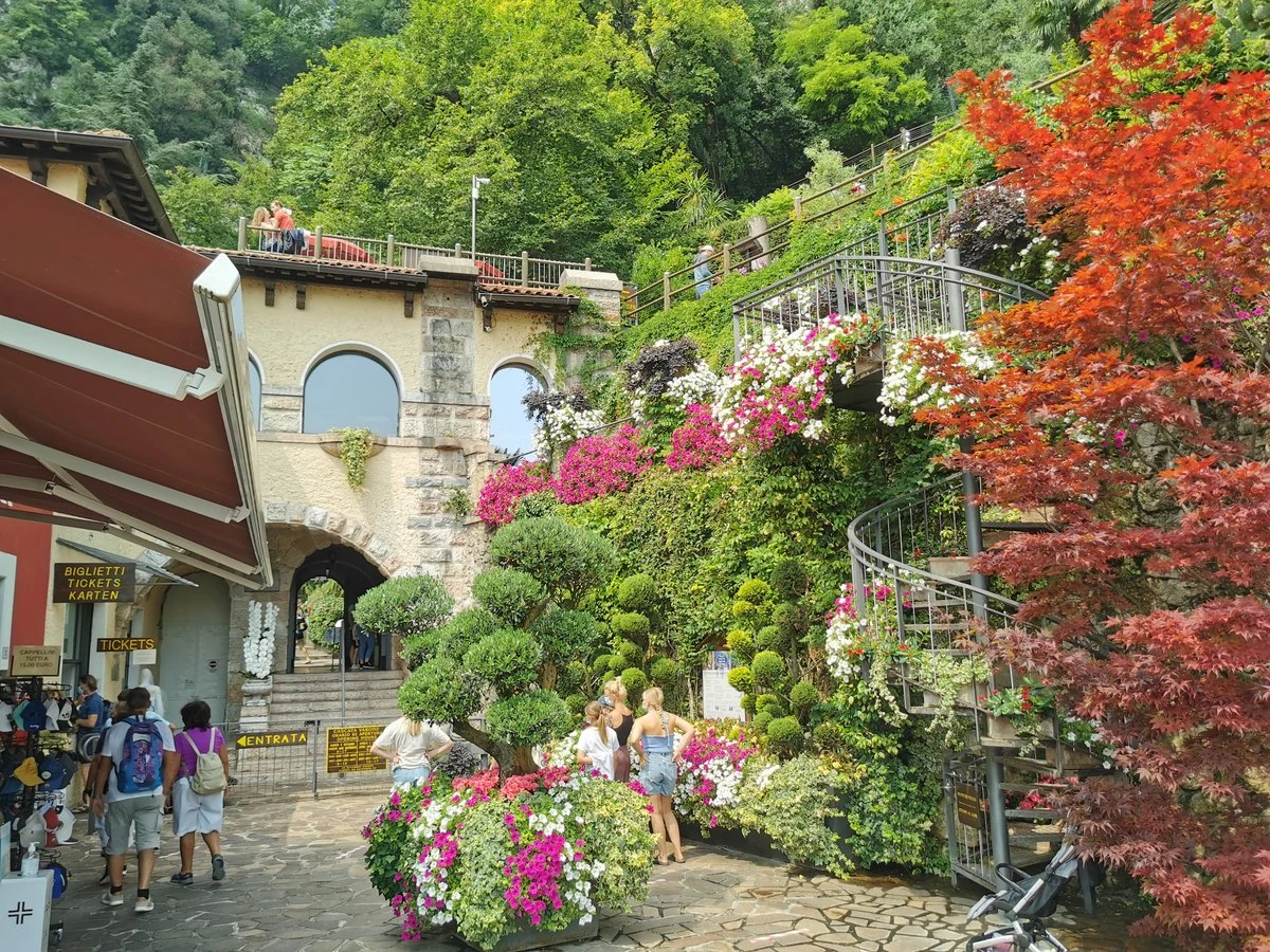 Lago di Tenno — Parchi e Divertimenti Lago di Garda