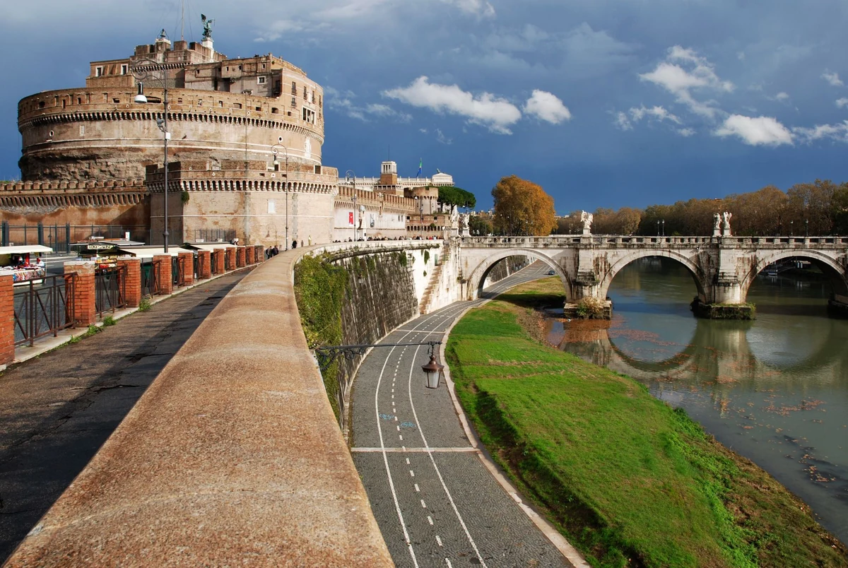 Masso longilineo, Castel Goffredo — Musei e Monumenti Lago di Garda