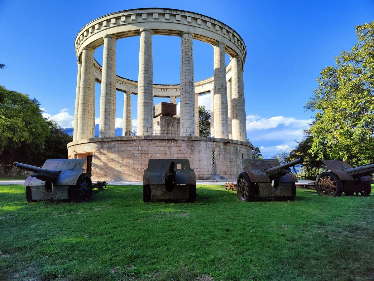 mausoleo di Cesare Battisti, Trento — Musei e Monumenti Lago di Garda