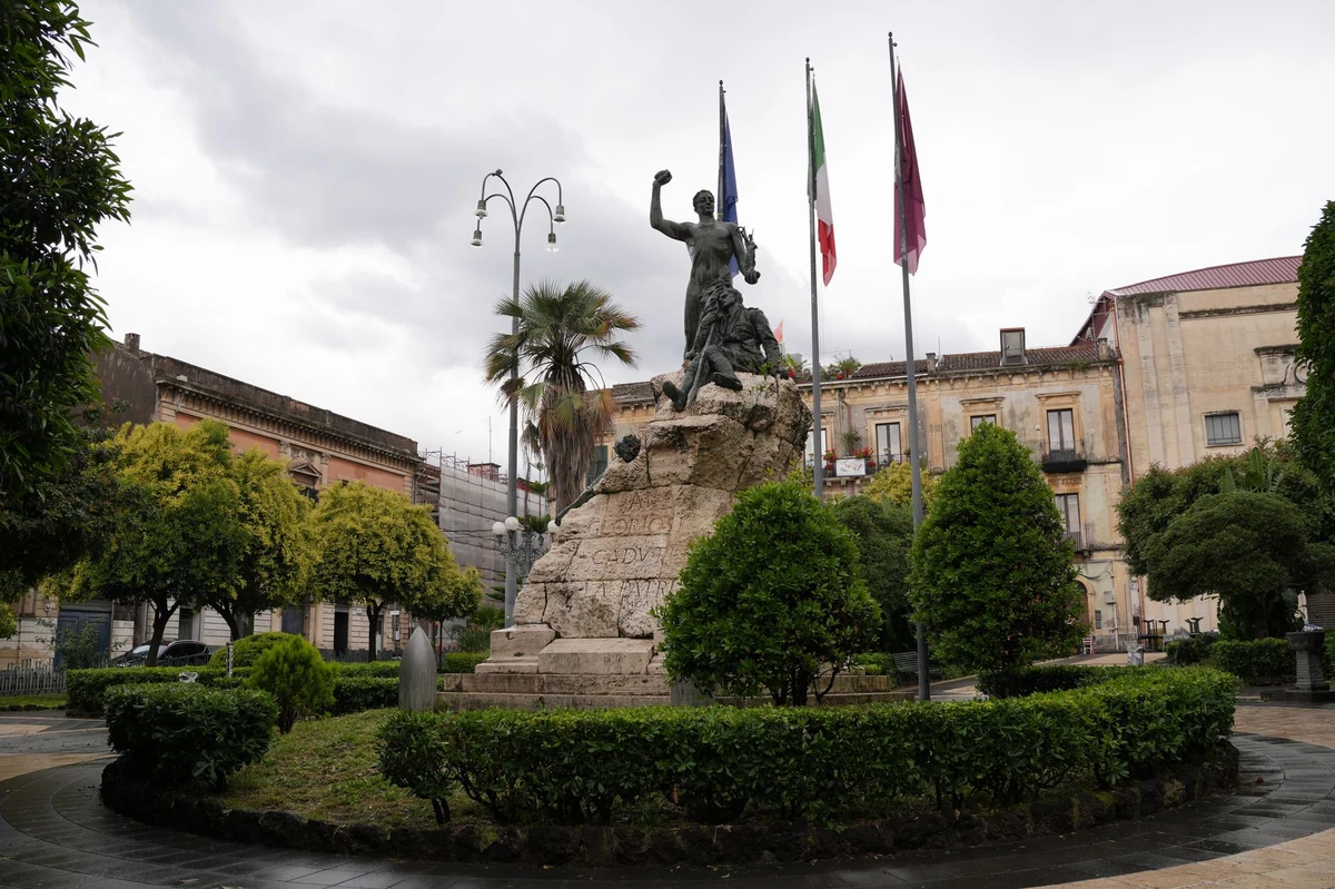 Monumento agli ex internati, Pescantina — Musei e Monumenti Lago di Garda