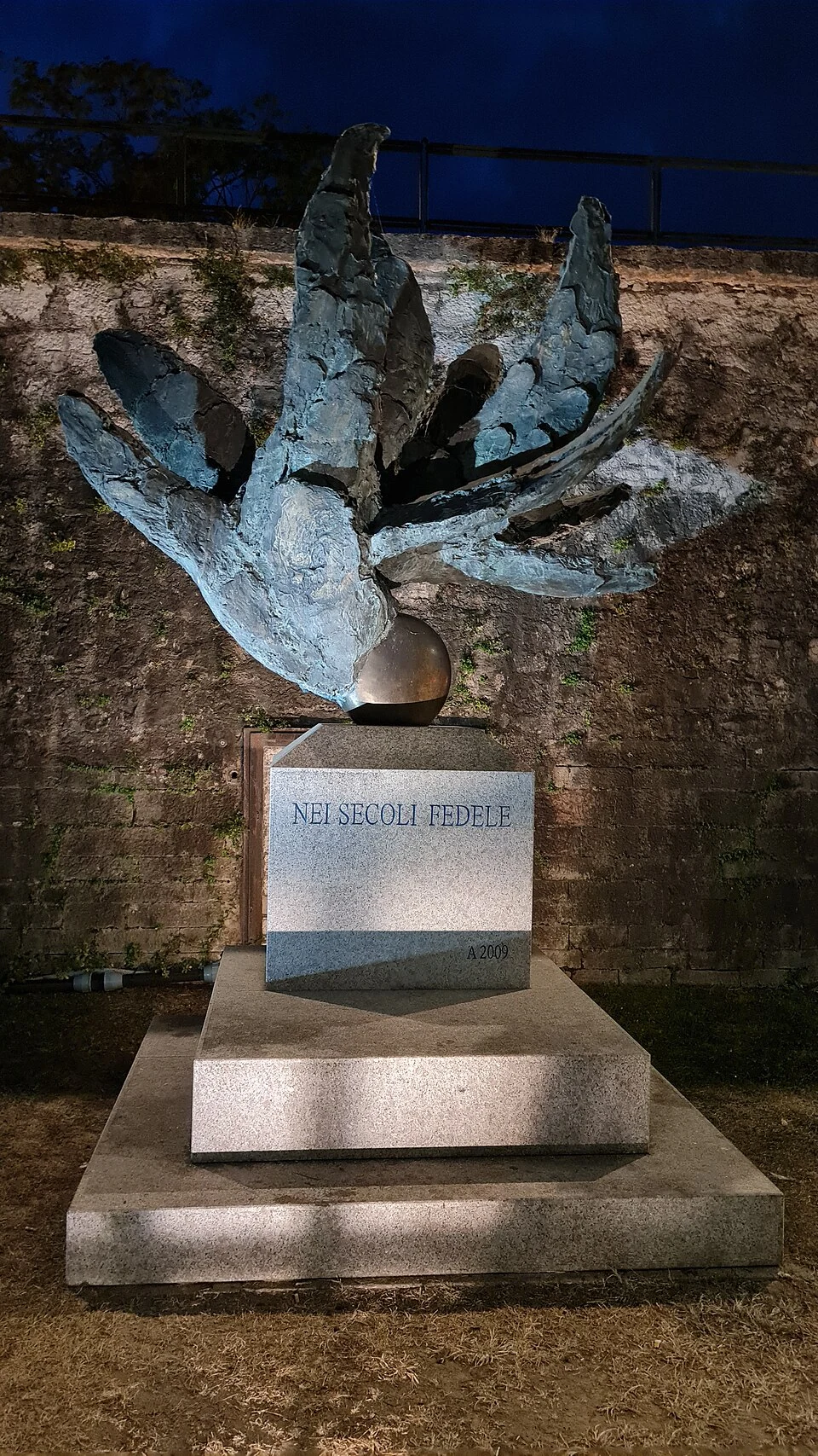 monumento ai Carabinieri, Peschiera del Garda — Musei e Monumenti Lago di Garda