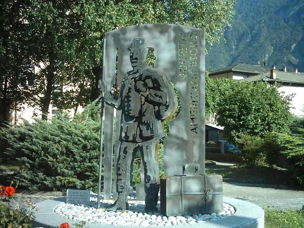monumento all'Emigrante, Storo — Musei e Monumenti Lago di Garda