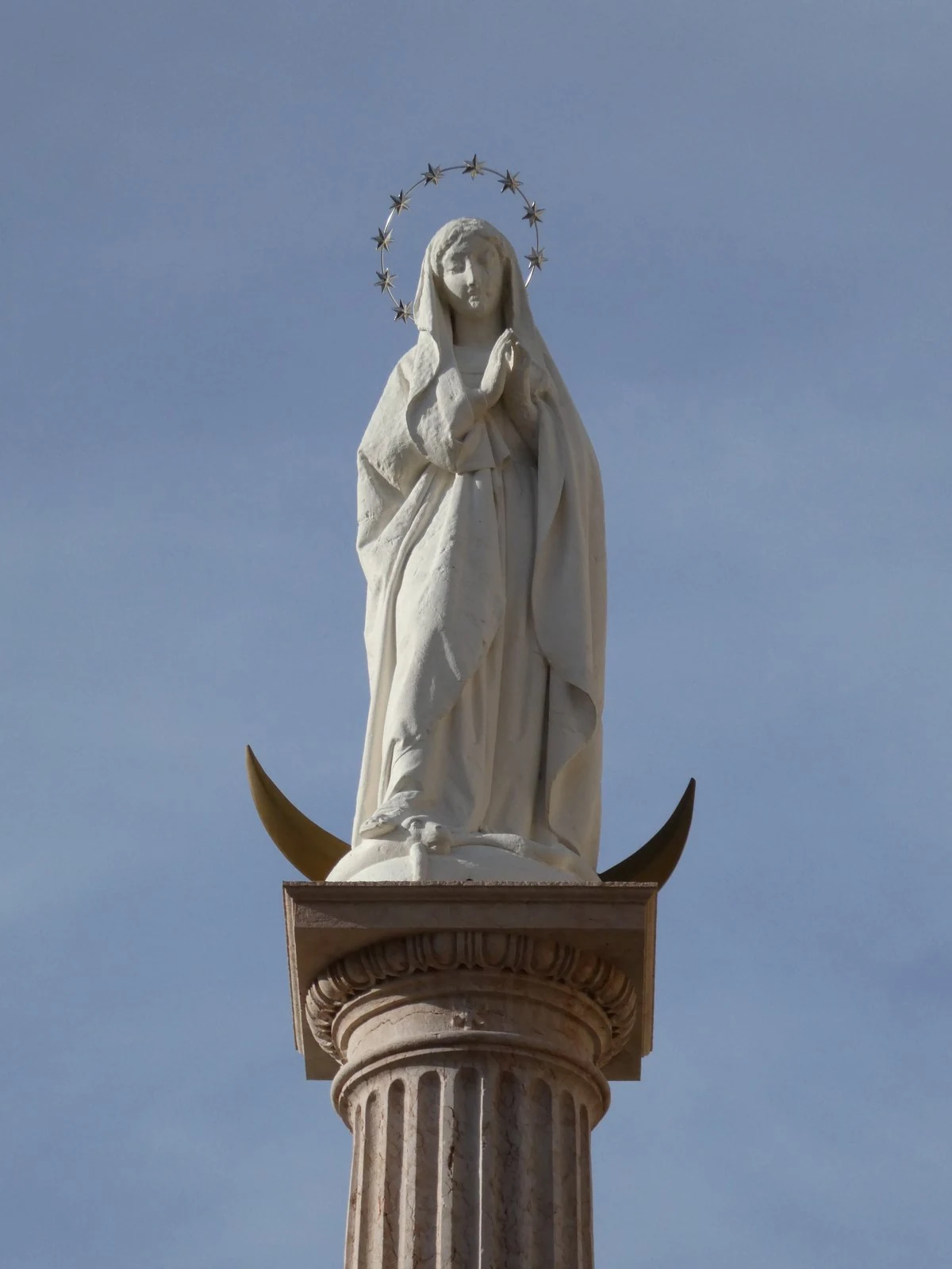 monumento all'Immacolata, Bosco Chiesanuova — Musei e Monumenti Lago di Garda