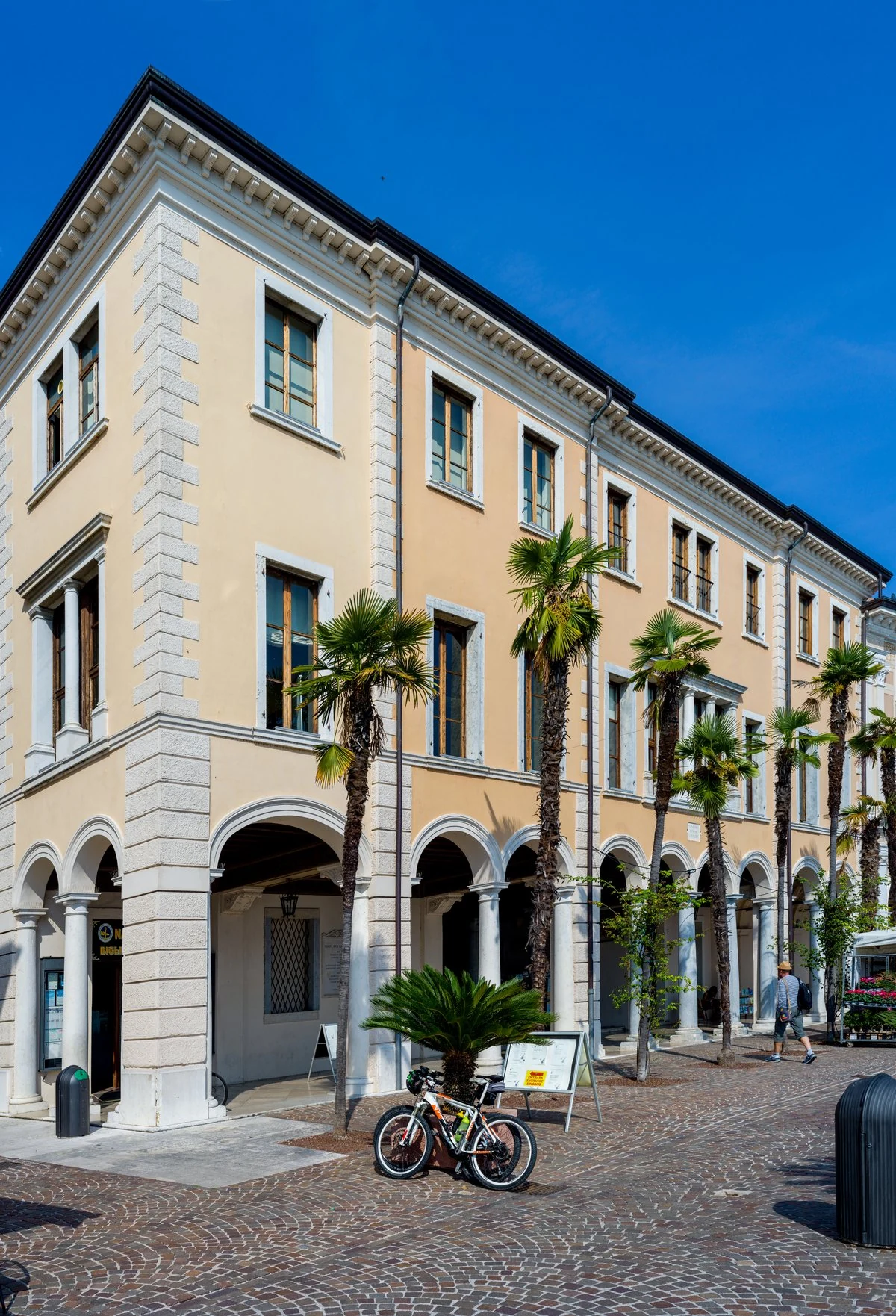 palazzo della Magnifica Patria, Salò — Castelli e Fortezze Lago di Garda