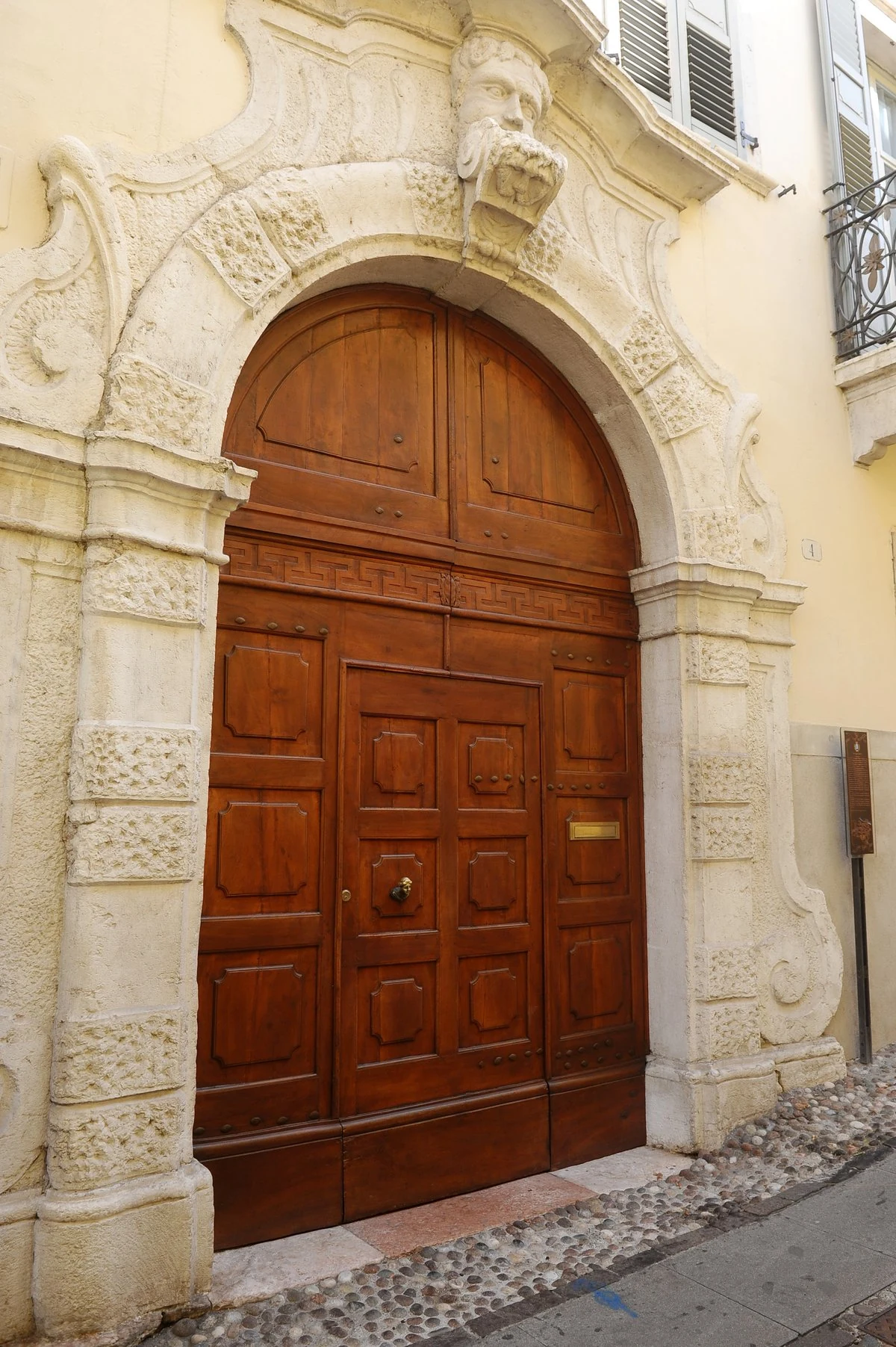 Palazzo Gresti-Filippi, Ala — Castelli e Fortezze Lago di Garda