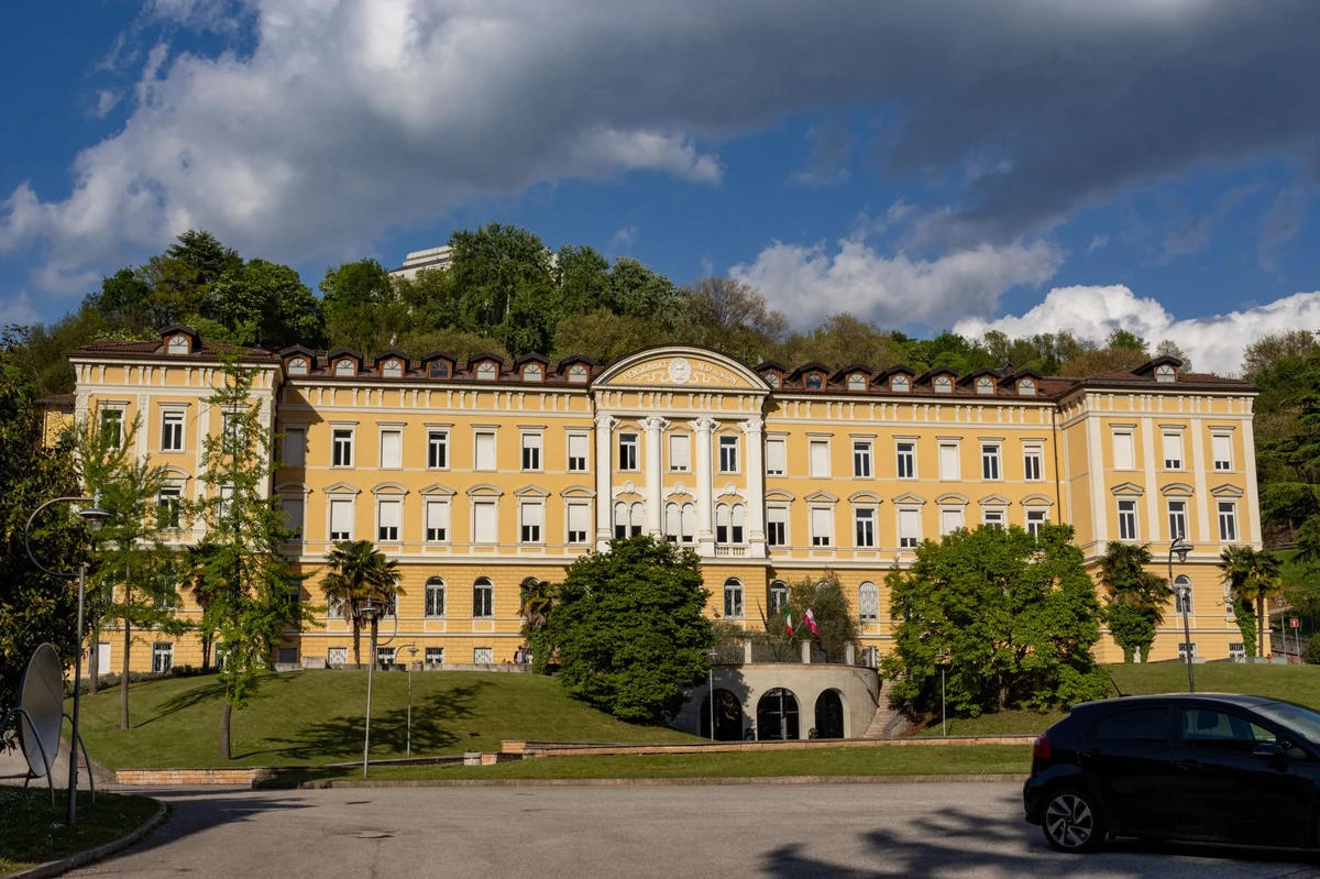 Palestra istituti Tambosi - Buonarroti - Rosmini, Trento — Sport e Attività Lago di Garda