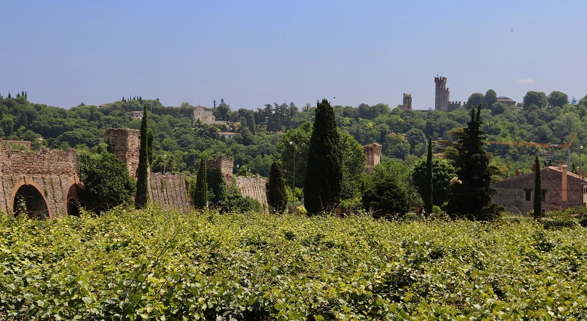 Poggio dei Due Imperatori, Valeggio sul Mincio — Punti Panoramici Lago di Garda