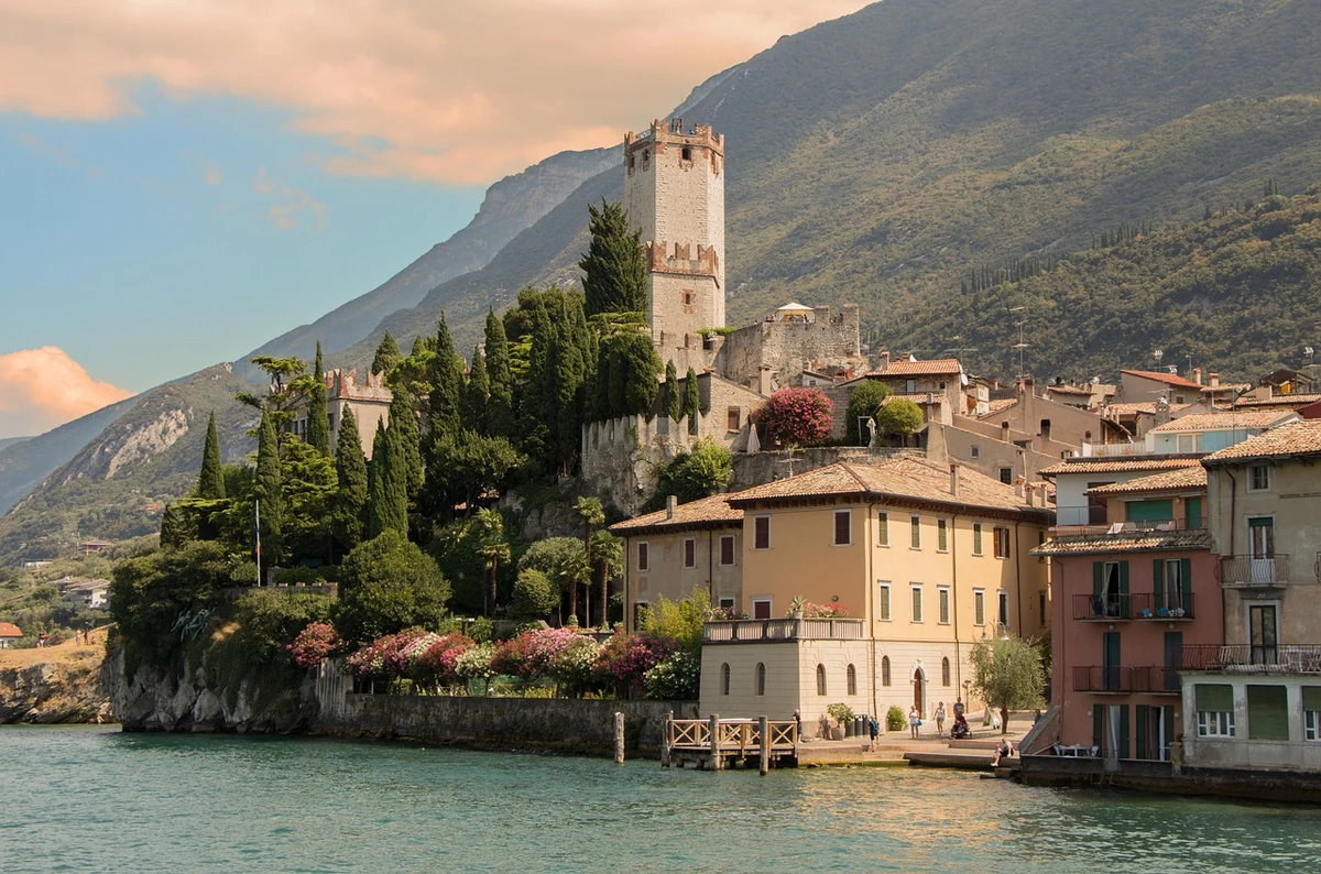 Posterna, Malcesine — Spiagge Lago di Garda