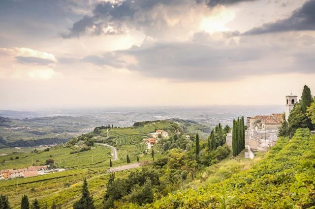 santuario di Santa Maria di Valverde, Marano di Valpolicella — Chiese e Santuari Lago di Garda