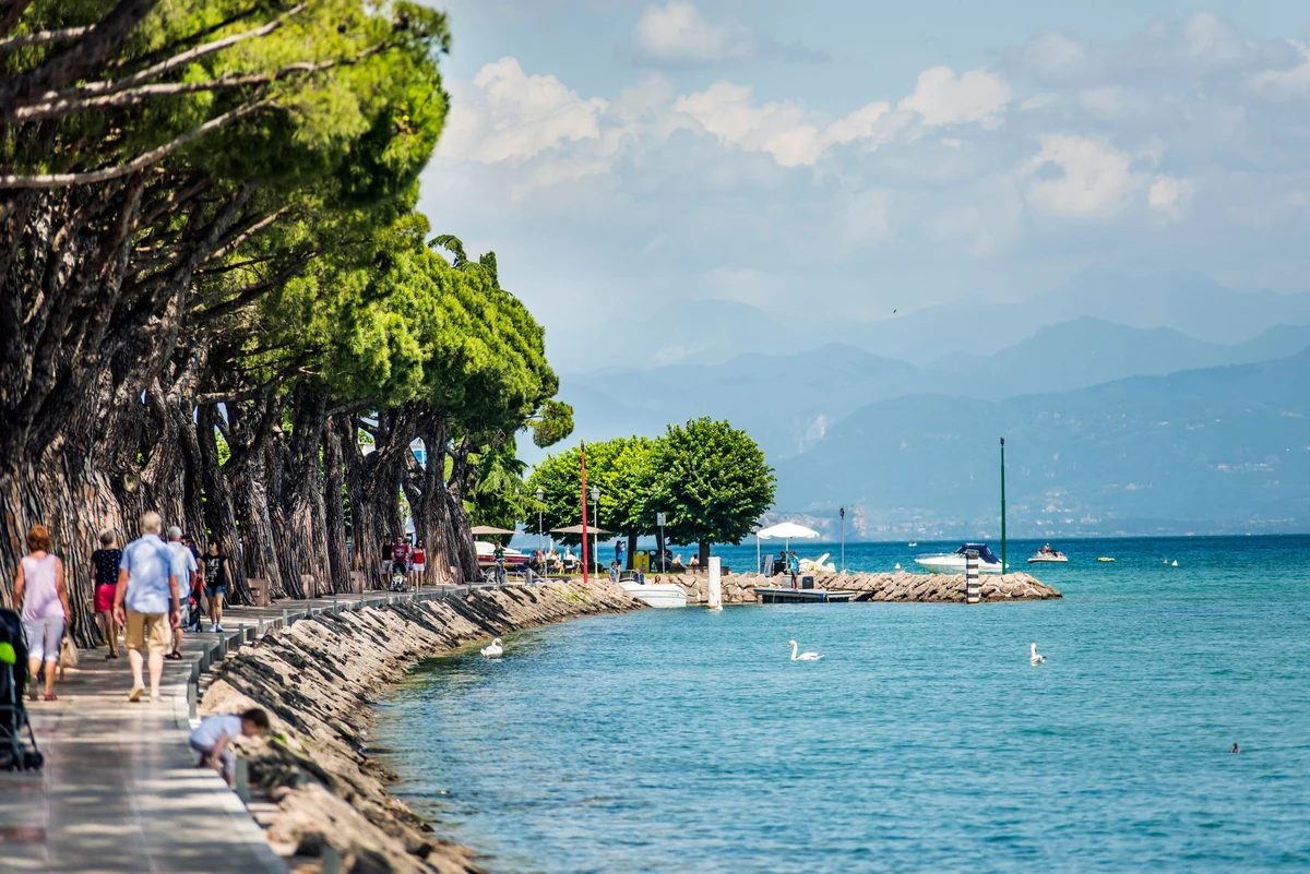 Spaggia d'Oro, Desenzano del Garda — Spiagge Lago di Garda