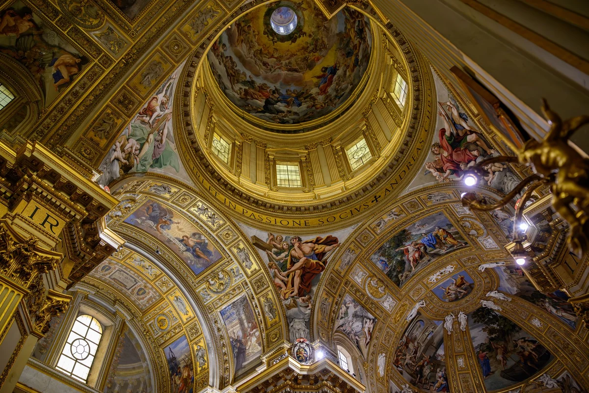 Vestibolo laterale della Basilica di S. Andrea, Mantova — Chiese e Santuari Lago di Garda