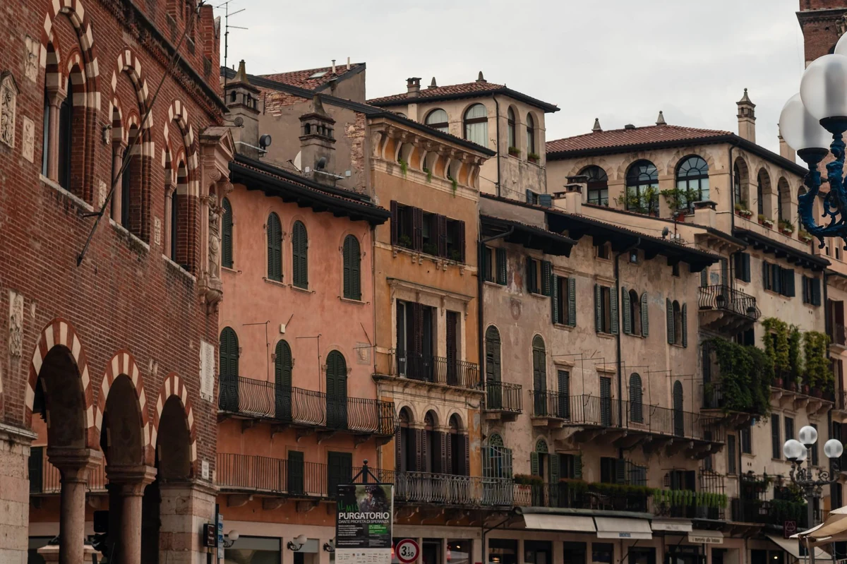 Via Ciprani, Rivoli Veronese — Sport e Attività Lago di Garda