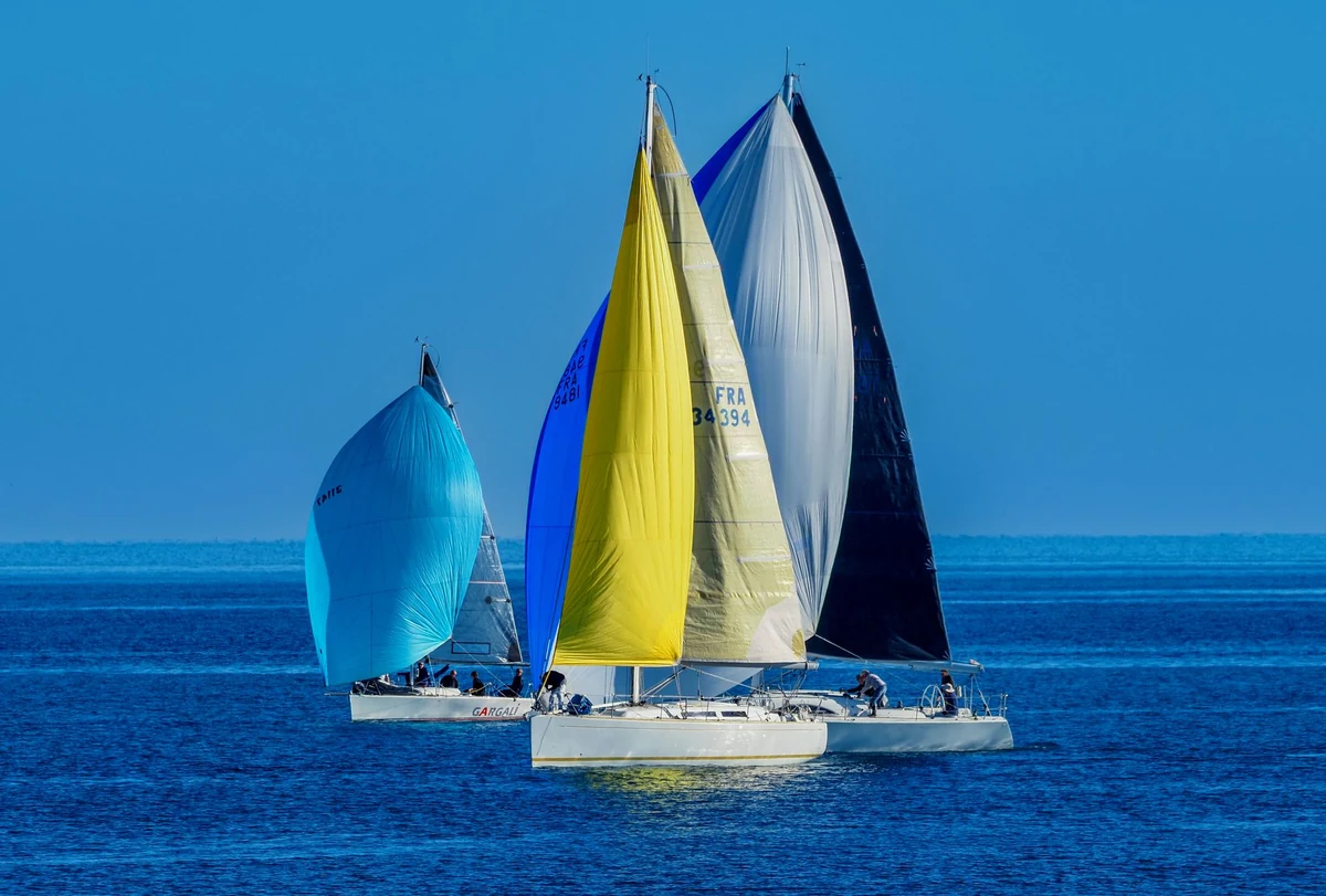 Yacht Club Sirmione — Sport e Attività Lago di Garda