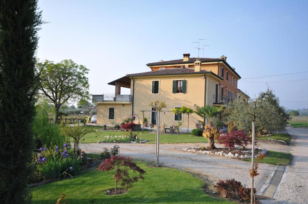 Agriturismo Corte Albarel - accommodation in Castelnuovo del Garda Lake Garda