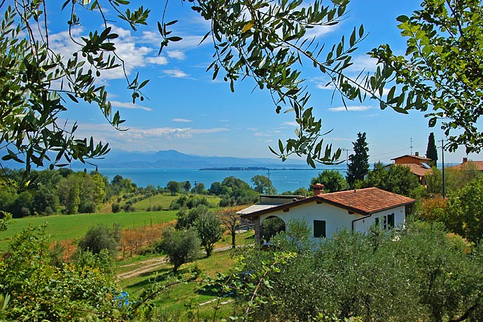 Agriturismo Montecorno Belvedere - farm holidays in Desenzano del Garda Lake Garda