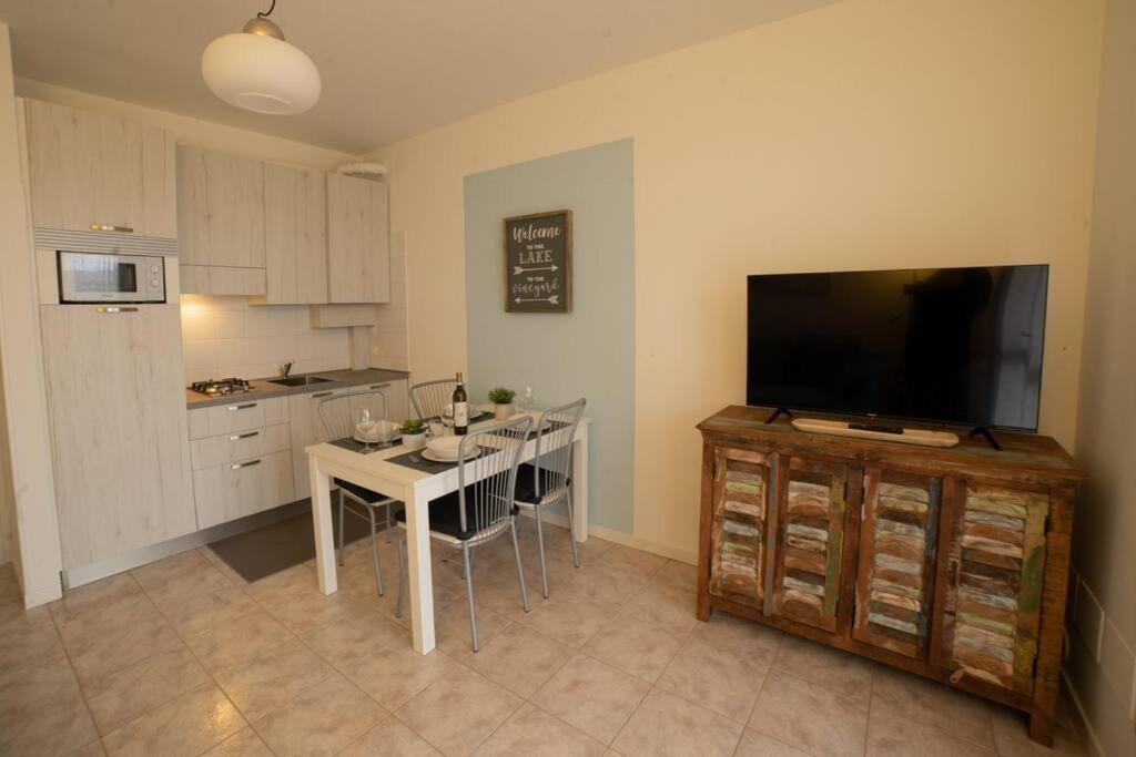 ALLORO APPARTAMENTO 3 - hotels in Sirmione Lake Garda