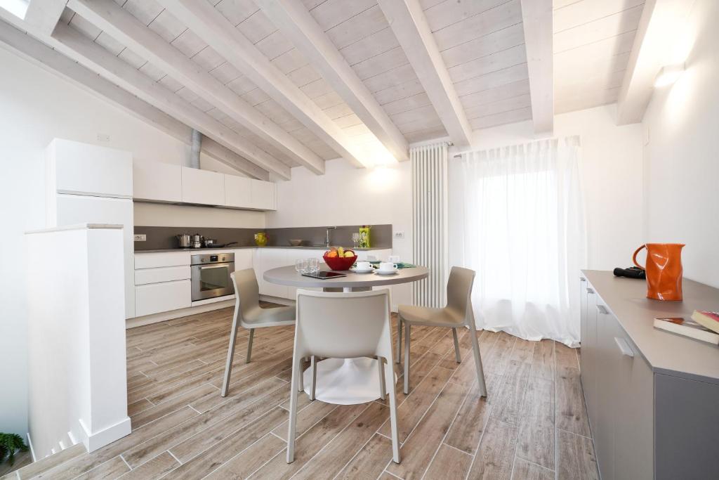 Appartamenti La Torre - accommodation in Lazise Lake Garda
