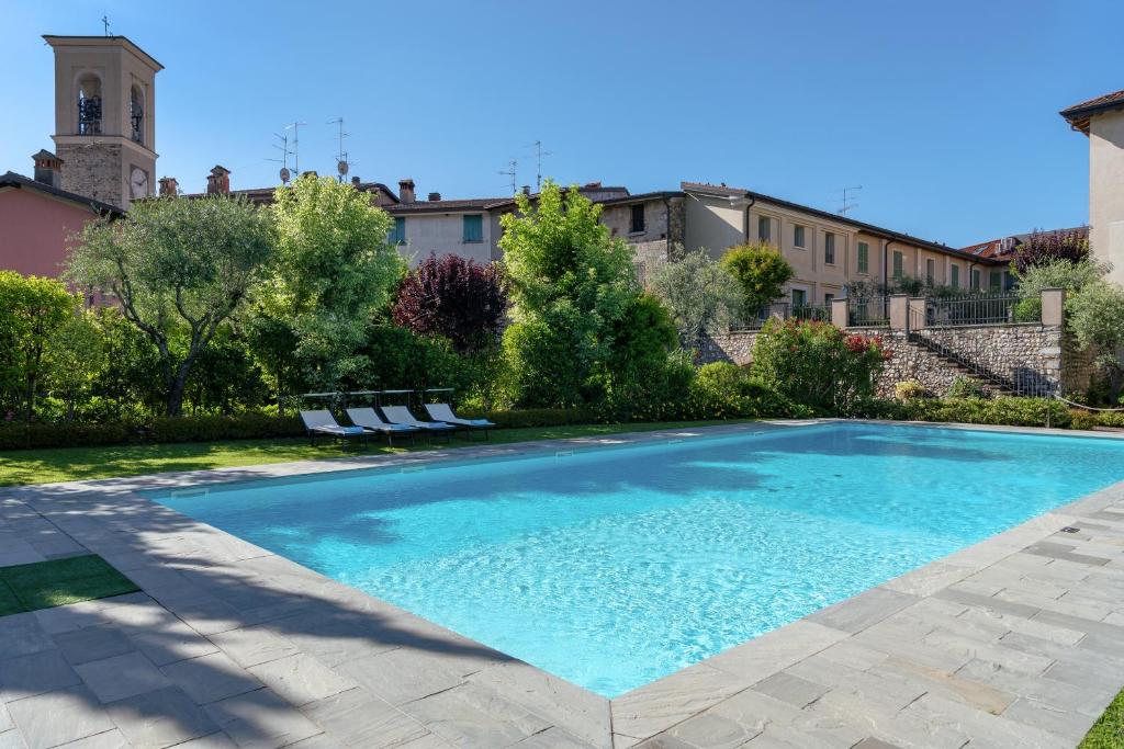 Appartamenti Palazzo Scolari - holiday apartments in Polpenazze del Garda Lake Garda