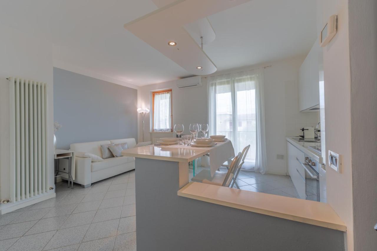 Appartamento con Piscina a due passi dal Lago - hotels in Padenghe sul Garda Lake Garda