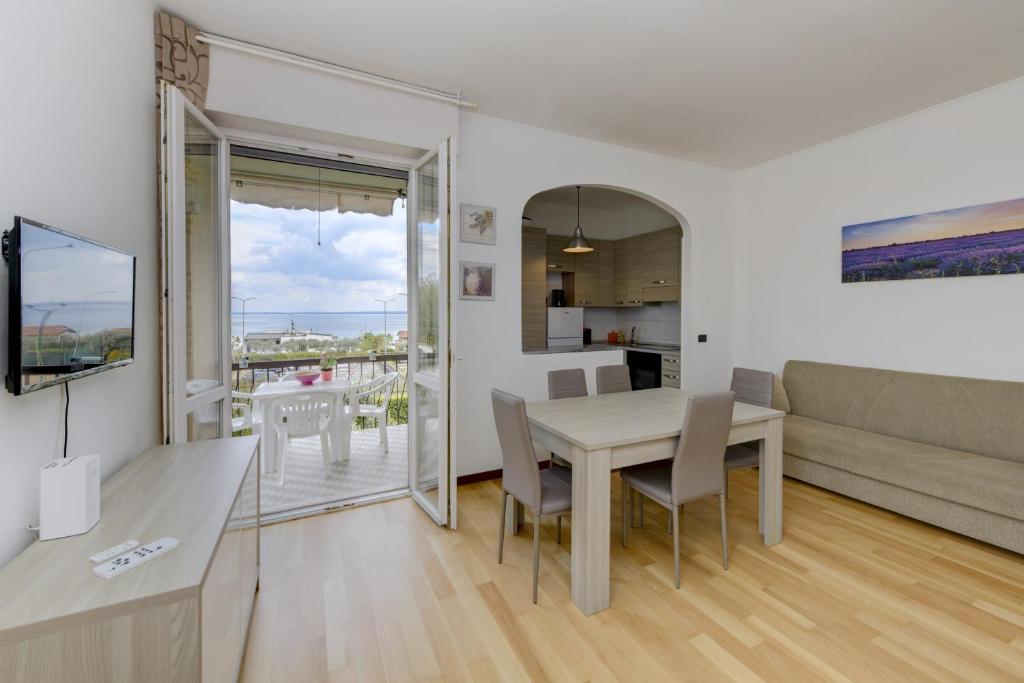 Appartamento Martina - holiday apartments in Moniga del Garda Lake Garda