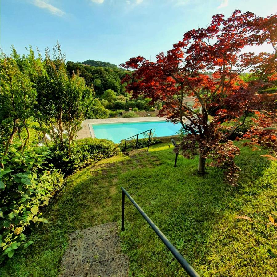 Appartamento Stropea con giardino privato e piscina - hotels in Soiano del Lago Lake Garda