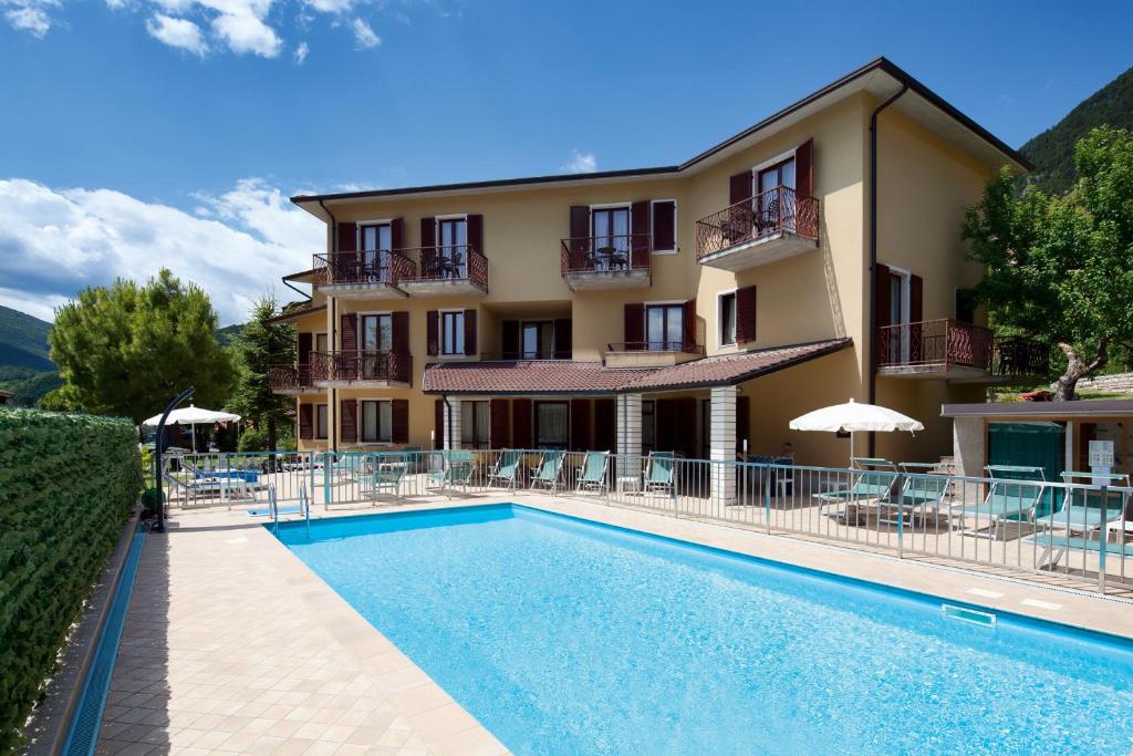 Hotel Astra - 3 star hotels in Tignale Lake Garda