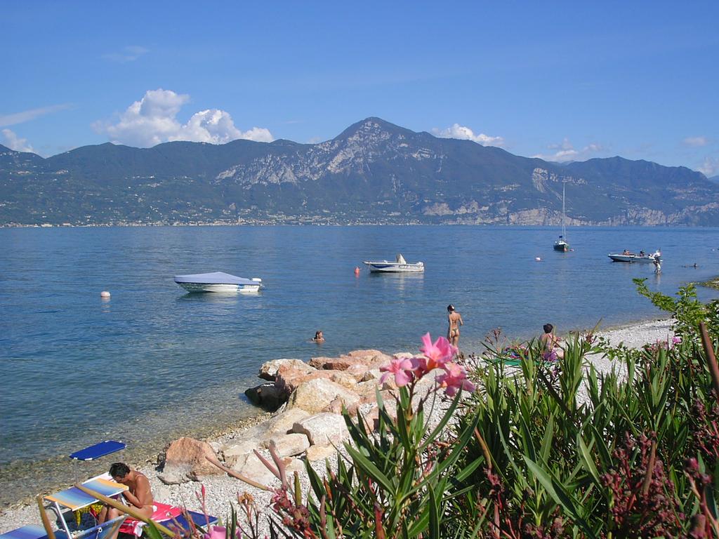Camping Spiaggia D'oro - 3 star campground in Torri del Benaco Lake Garda