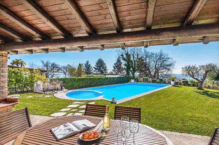 Casa Girasole - entire villa with pool - hotels in Padenghe sul Garda Lake Garda