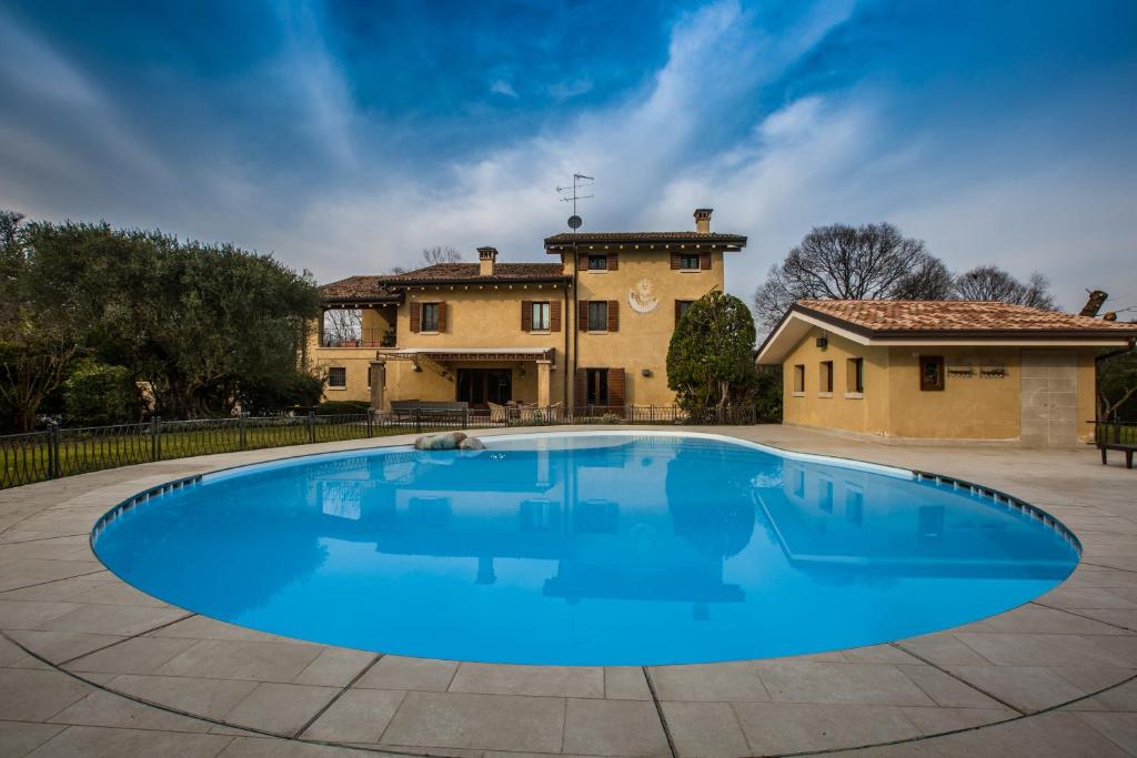 Casale la Meridiana - bed and breakfast in Ponti sul Mincio Lake Garda