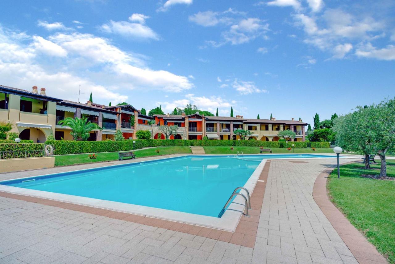 -Piscina e Parcheggio- Casa a pochi passi dal Lago - hotels in Padenghe sul Garda Lake Garda