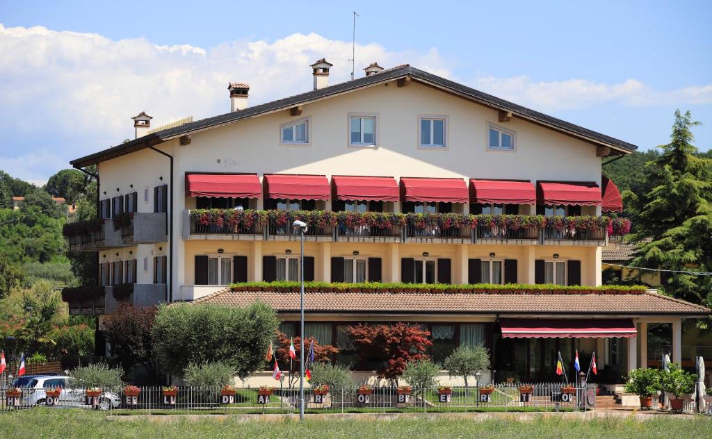 Hotel da Roberto - 3 star accommodation in Lazise Lake Garda