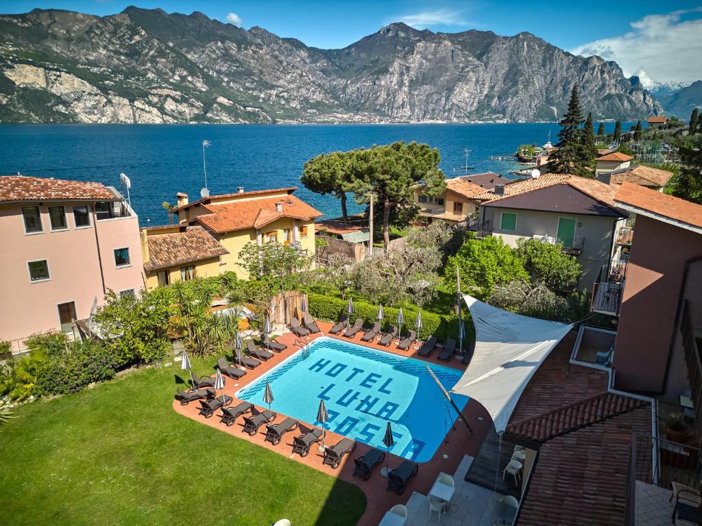 Hotel Luna Rossa - 3 star accommodation in Malcesine Lake Garda
