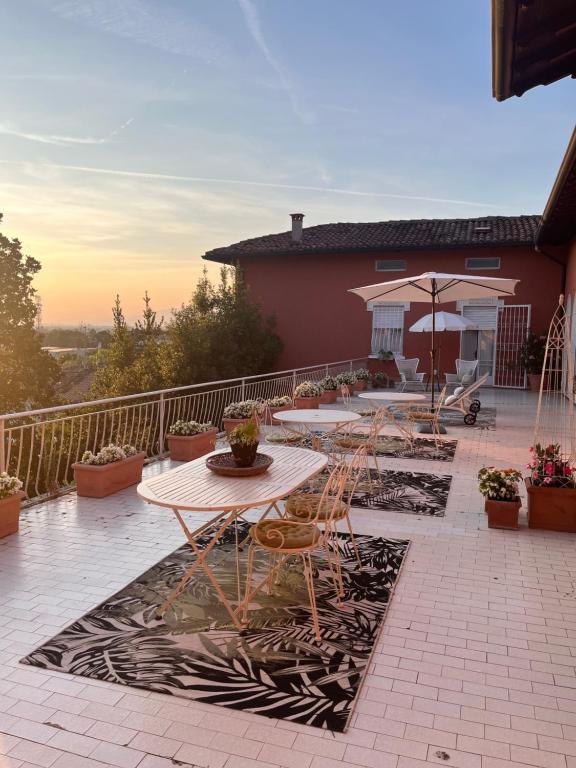Villa House and Garden B&B - bed and breakfast in Montichiari Lake Garda