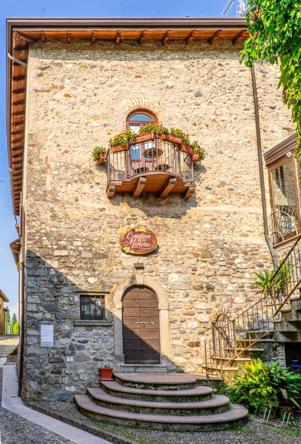 La Casa nel Borgo - hotels in San Felice del Benaco Lake Garda