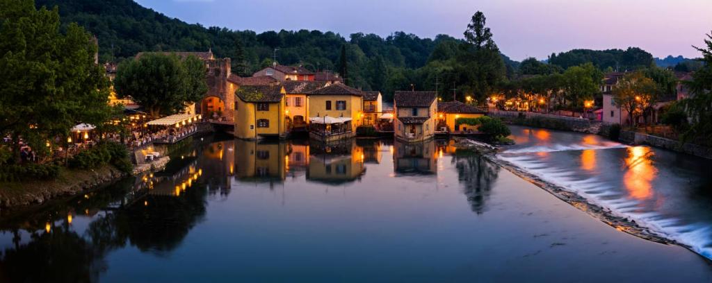 Le Finestre Su Borghetto - bed and breakfast in Valeggio sul Mincio Lake Garda