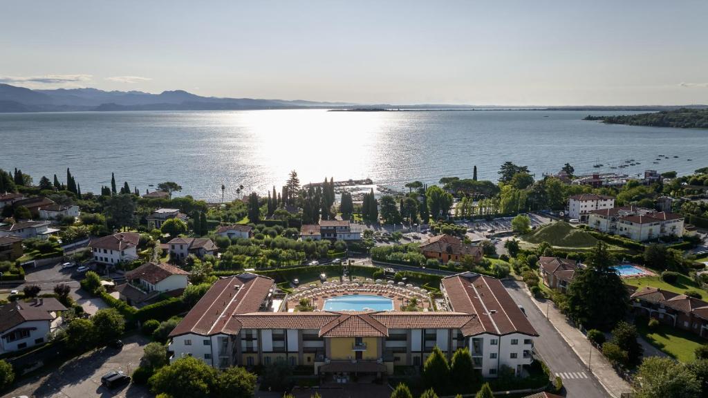 Le Terrazze sul Lago Hotel Residence - 4 star accommodation in Padenghe sul Garda Lake Garda
