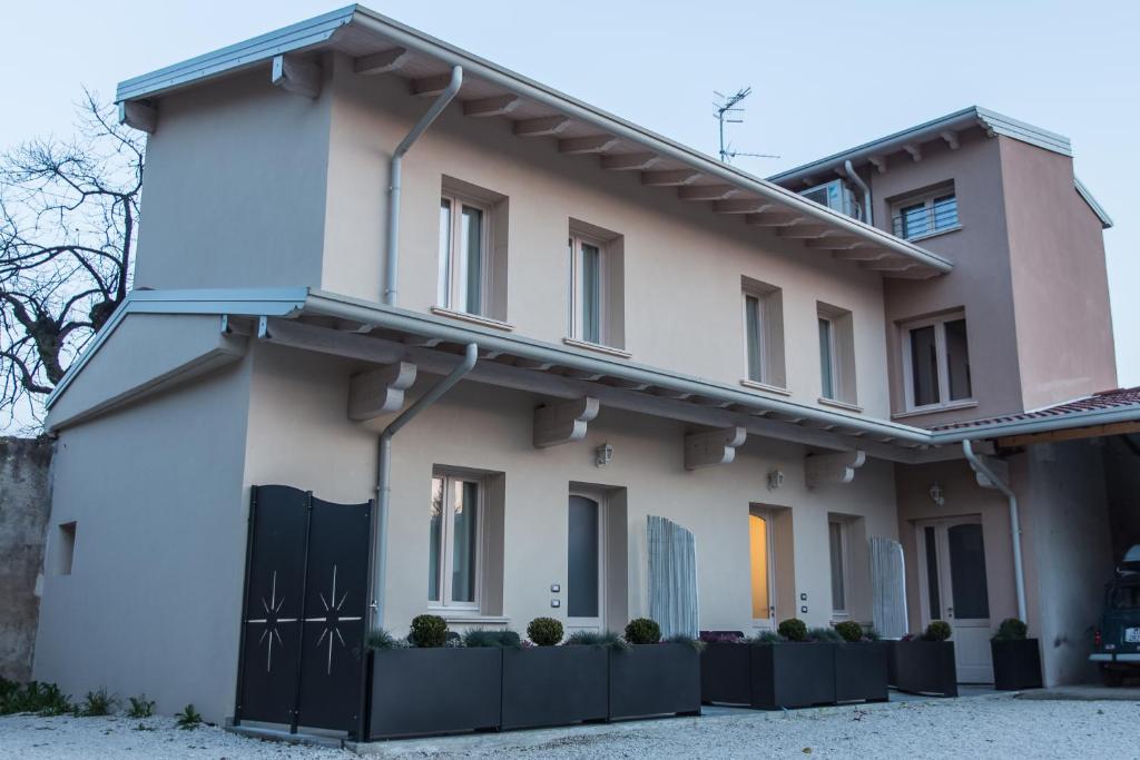 LM House 01 - holiday apartments in Montichiari Lake Garda