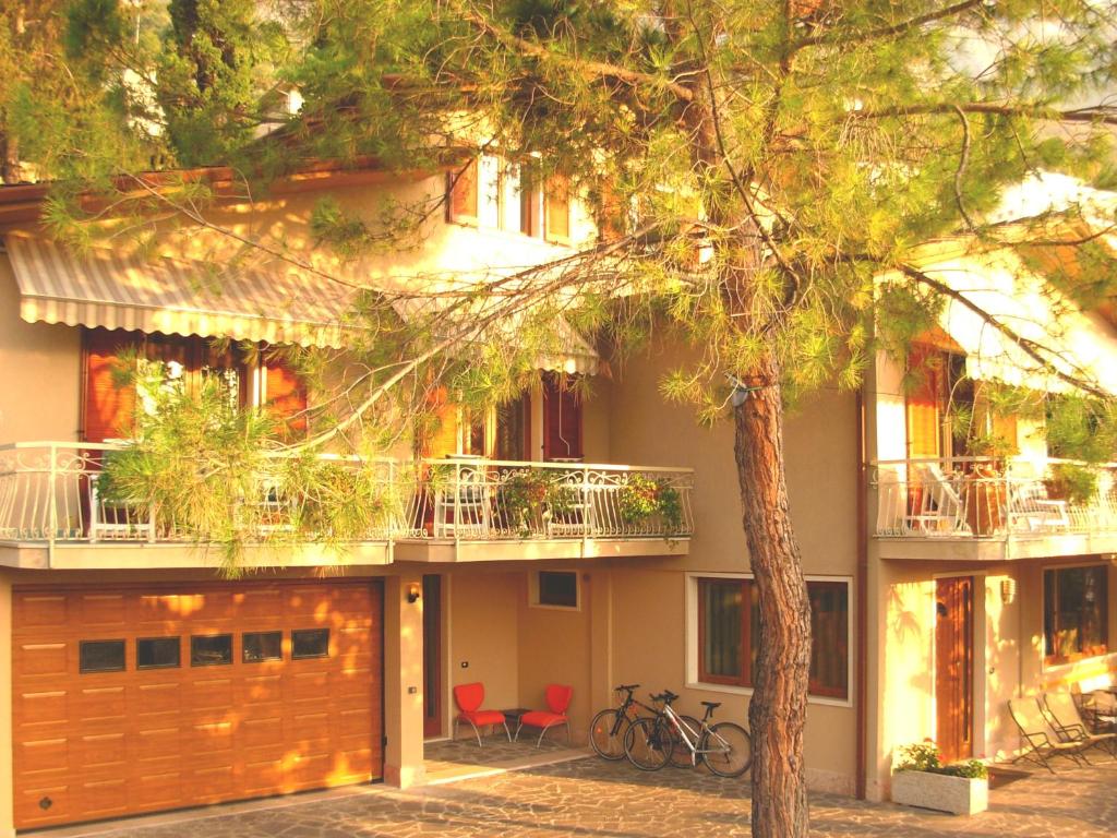 Residence Le Palme appartamenti - hotels in Malcesine Lake Garda