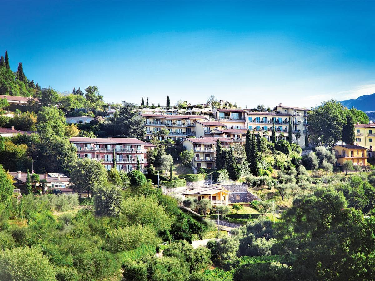 Residence Madrigale - 4 star holiday apartments in Costermano Lake Garda