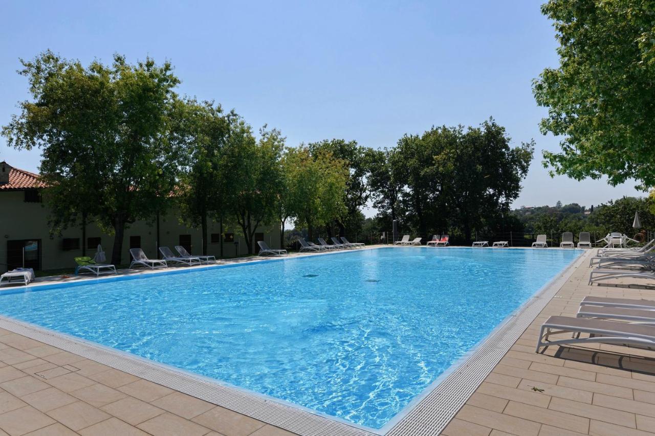 Residenza Le Paolette con piscina - hotels in Padenghe sul Garda Lake Garda