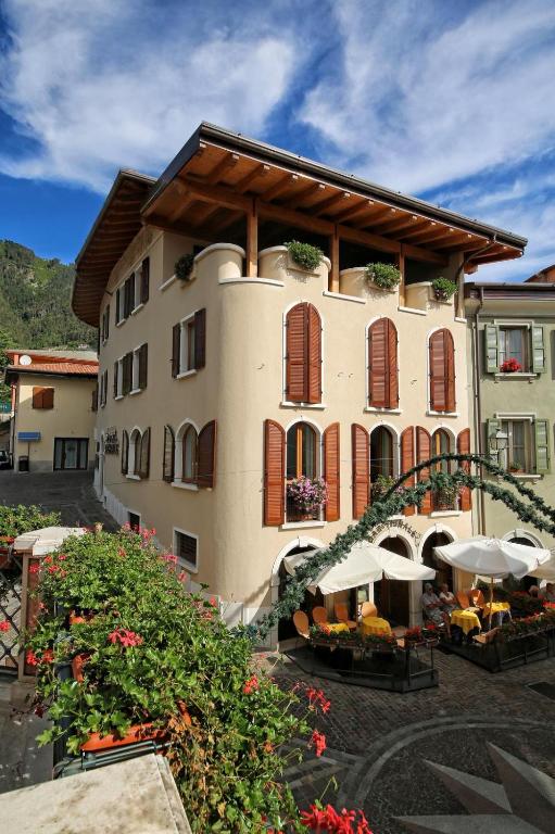Garnì Hotel Tignale - hotels in Tignale Lake Garda