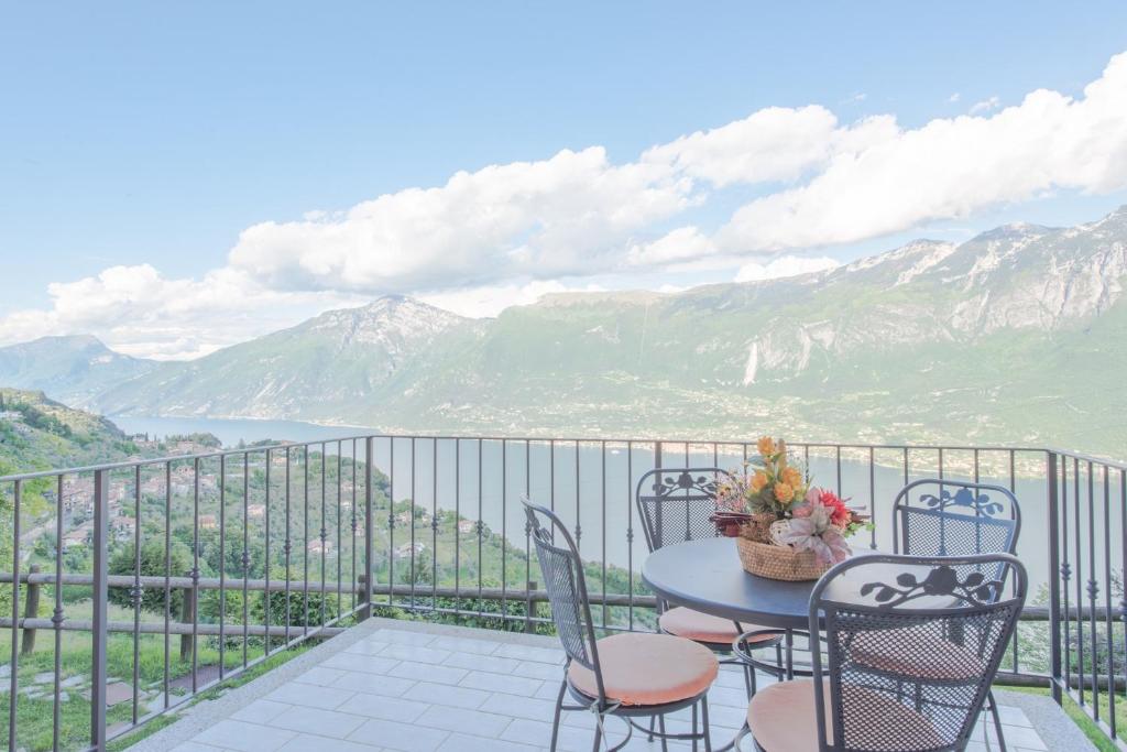 Villa Anna Apartments - holiday apartments in Tremosine sul Garda Lake Garda