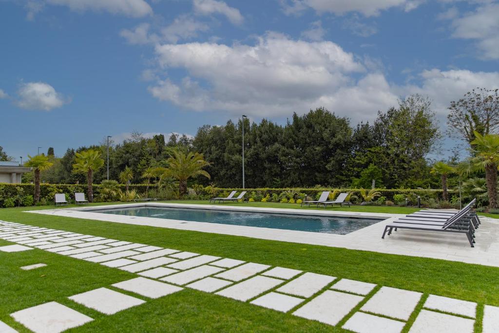 Villa Dama Holiday Apartments - accommodation in Padenghe sul Garda Lake Garda