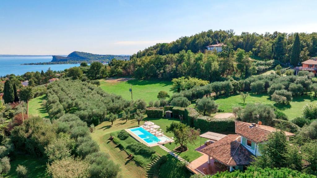 VILLA DEL PRATO 8, Emma Villas - holiday apartments in San Felice del Benaco Lake Garda