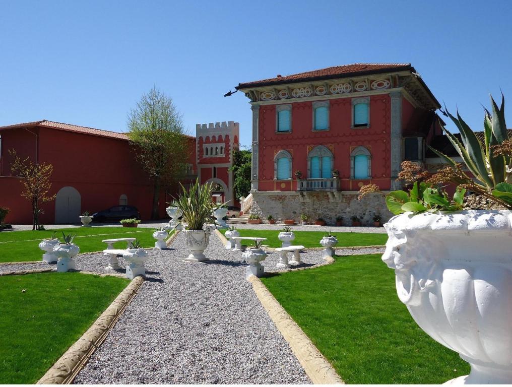 Villa Garuti Village - accommodation in Padenghe sul Garda Lake Garda