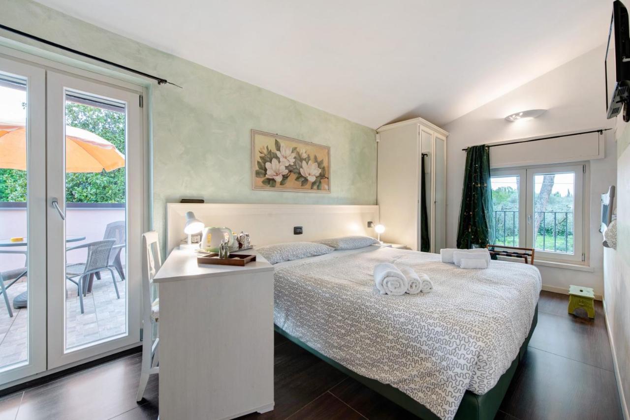 Villa La Baia - hotels in San Felice del Benaco Lake Garda
