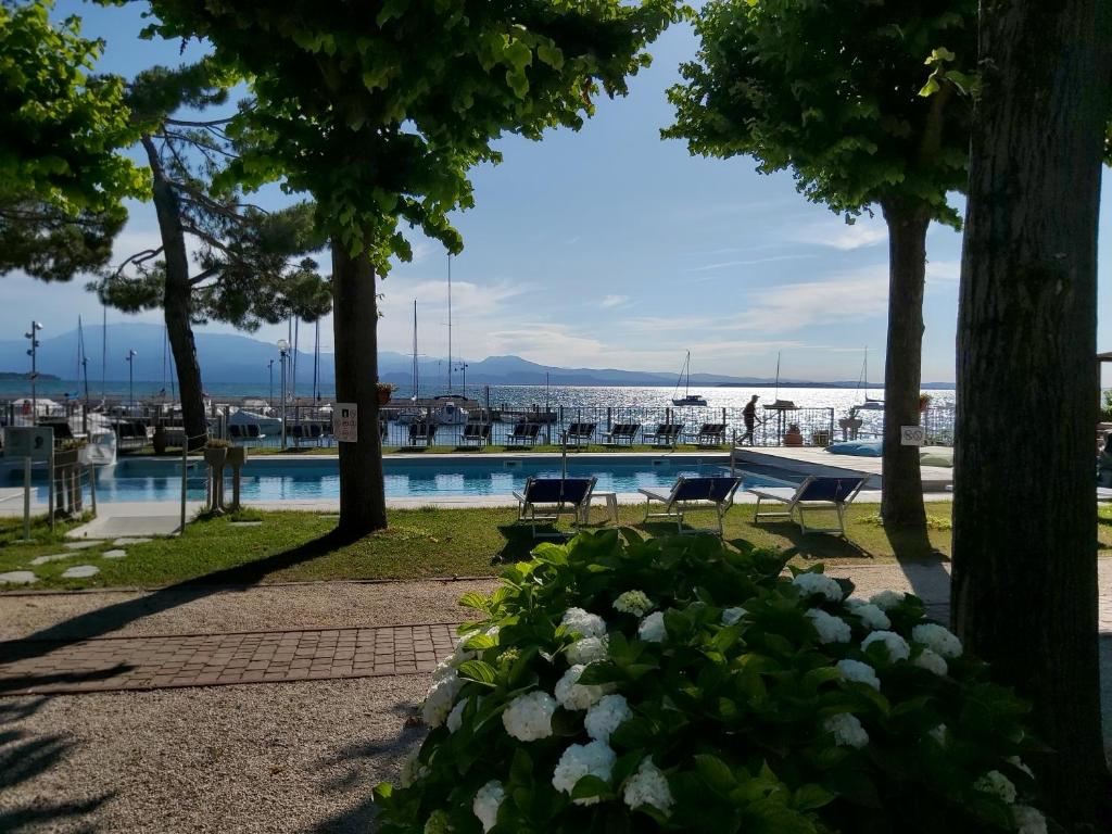 Villaggio Turistico dei Tigli - accommodation in Padenghe sul Garda Lake Garda